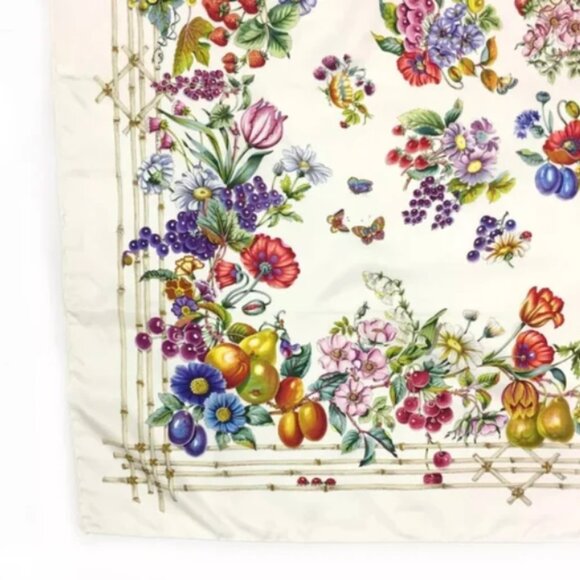 GUCCI Floral Fruit Motif Scarf 100% Silk EUC - Picture 3 of 8
